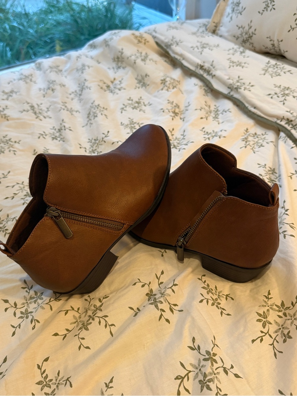 Sonoma Cognac Brown Ankle Boots Size 7